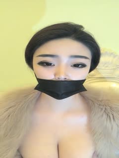 高颜值丰满肥逼御姐【小蝴蝶】揉搓奶子自摸逼逼，近距离特写手指插入，很是诱惑喜欢不要错过}