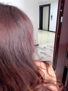 #自拍 开着门刺激后入抽插}