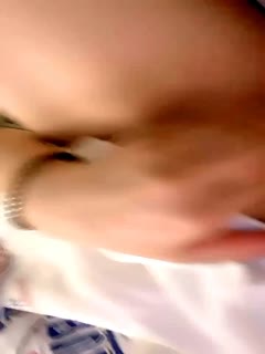小美女爱诱惑清纯极品萝莉萌妹纸小尺度诱惑，圆润美臀好身材撩起衣服揉奶子，掰开粉穴特写，洞洞很小还需要}