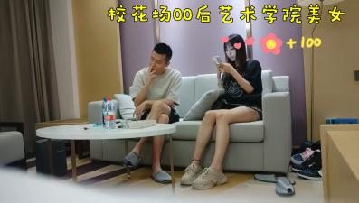 牛屌探花172cm大长腿又白又细真极品甜美温柔模特身材.}