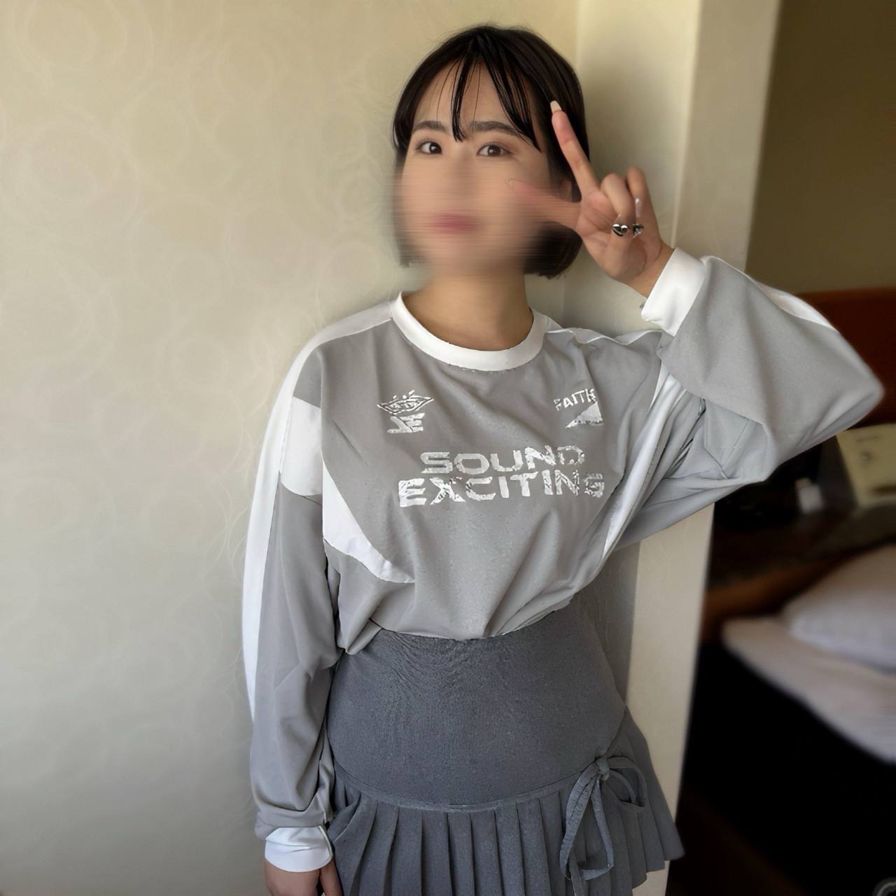 FC2-4434676 【無】 潮吹き厳禁！！黒髪ショートカット○生がエロすぎて堪らなかったので○中出し。。}