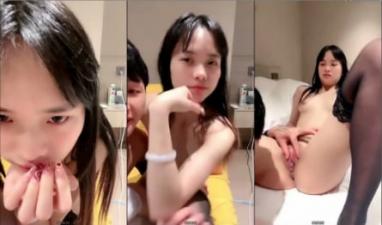 里面和年轻长发女友玩穴白虎嫩逼蝴蝶逼舌头挑逗无套打桩机}