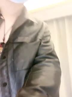 1#绝对极品！颜值美少女！娇小身材白皙皮肤，灵活小舌头舔屌，第一视角抽插无毛穴，主动骑乘位}