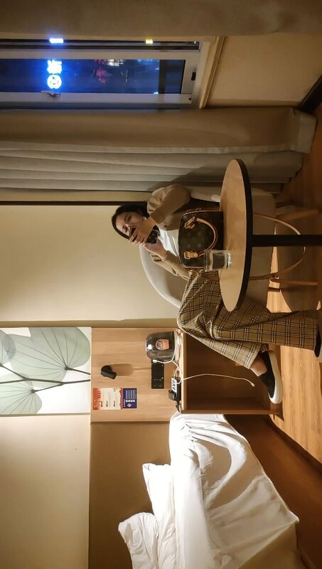 高端茶新晋老哥约操御姐洗完澡直接开操骑乘打桩机搞得爽了浪叫不断}