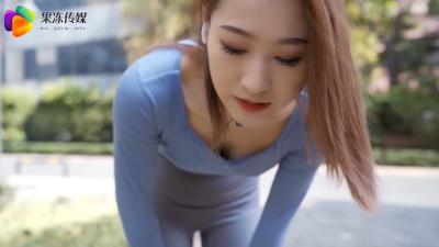 果冻错位不论禁忌强奸一直照顾我的嫂子.}