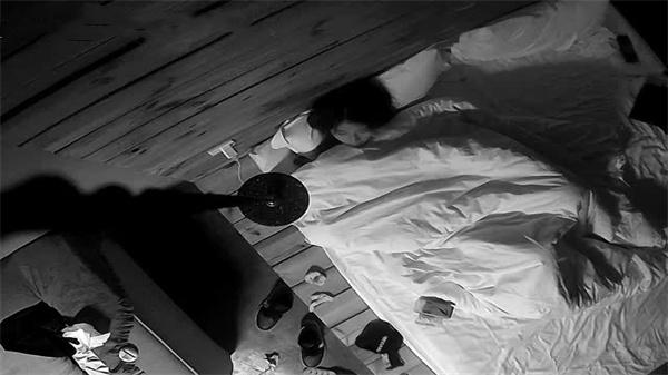 360520最新酒店摄像头两部打响情人节第一炮.}