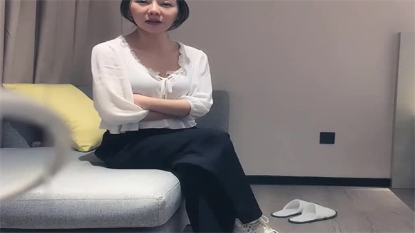 约长发妹子开房打炮身材纤细皮肤白皙长相貌美极品}