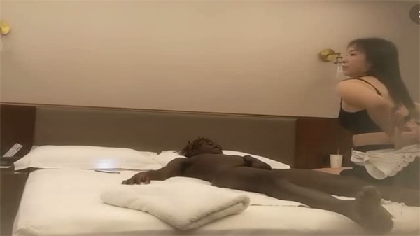 钟爱熟女-老黑高价约了个马尾骚妇啪啪}